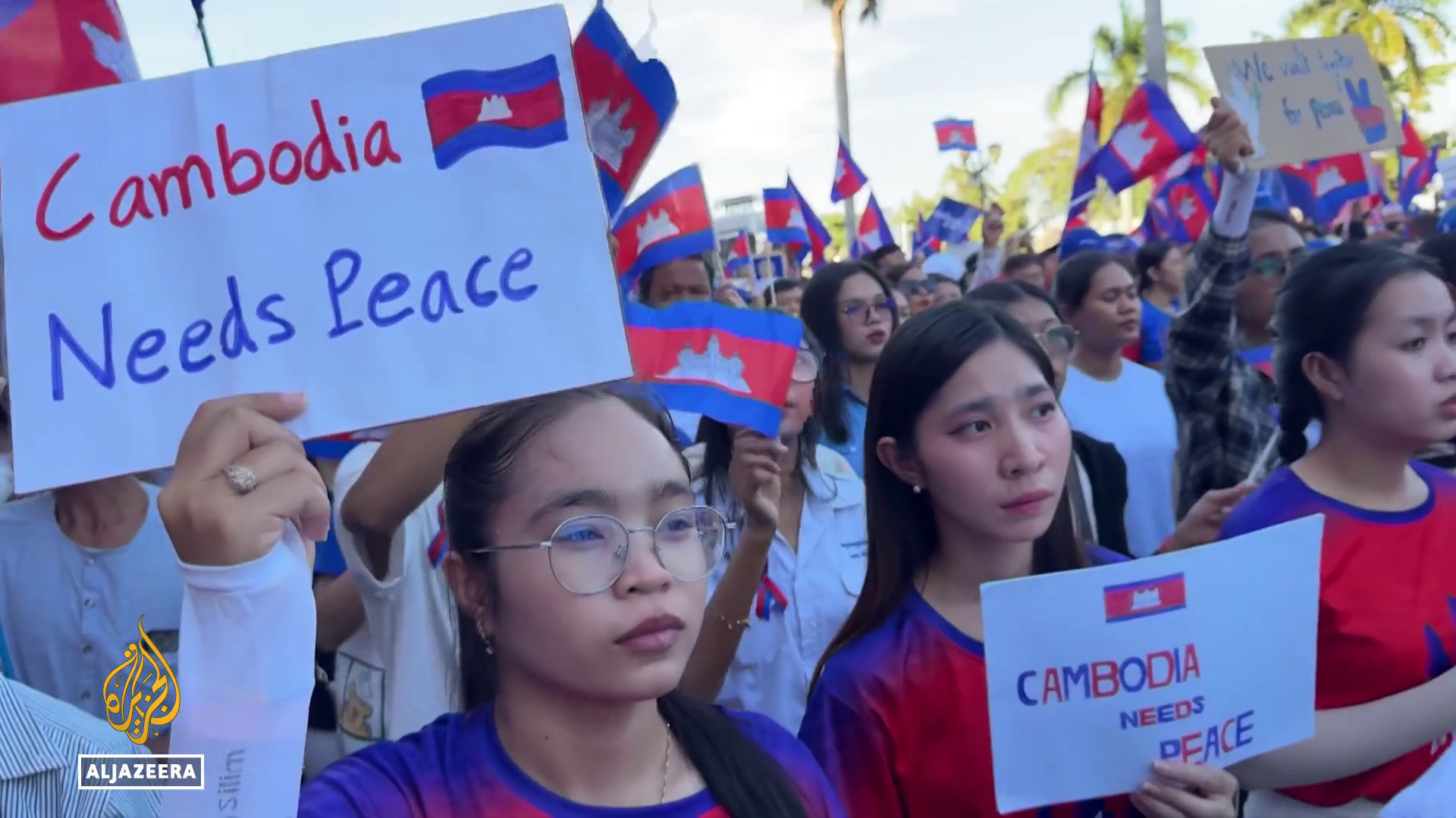 Video thumbnail for Thailand-Cambodia border conflict: Fighting continues despite diplomatic efforts