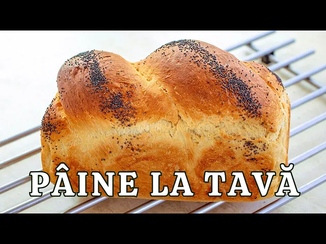 'Video thumbnail for 🍞 Pâine PUFOASĂ la tavă, cu miez care se desface fâșii 👌 Se menține proaspătă mai multe zile!'
