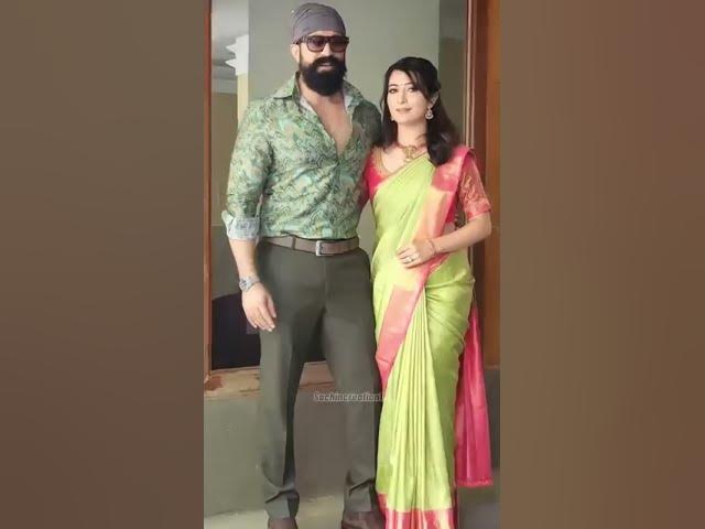 Video thumbnail for ಮುದ್ದಾದ_ಜೋಡಿ_ಯಶ್_ಮತ್ತು_ರಾಧಿಕಾಯಶ್_🥰🩷_#yashandradhika_#cutecuple_#beutifull_#vairl_#explorepage_#10k