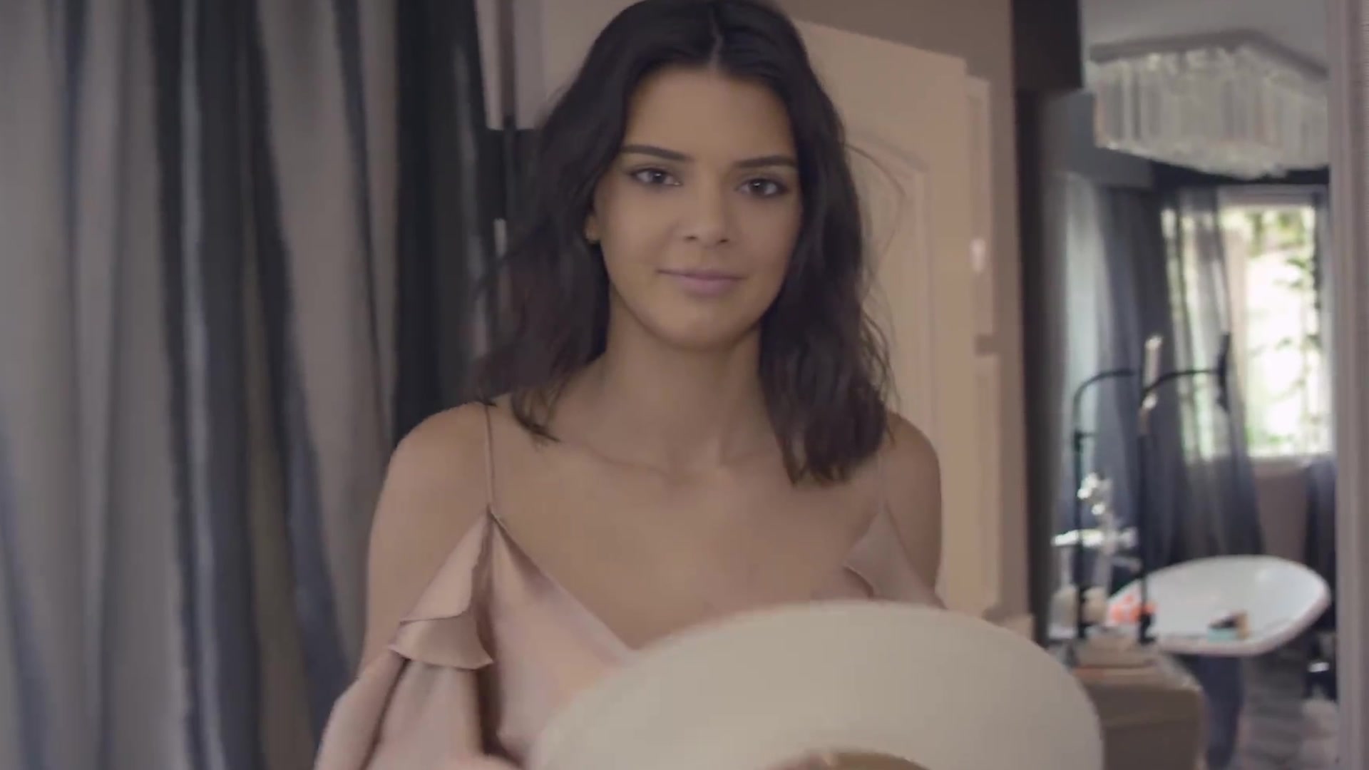 Video thumbnail for Celebs With Crazy Hidden Talents