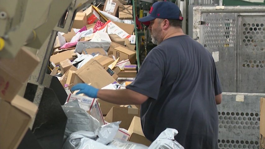 Video thumbnail for "Scandalous.' NY congressional leaders take action on habitually late, missing mail