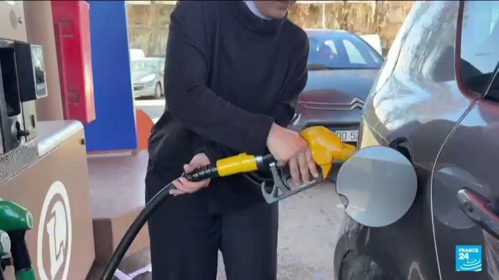 Video thumbnail for French drivers choke on soaring diesel prices