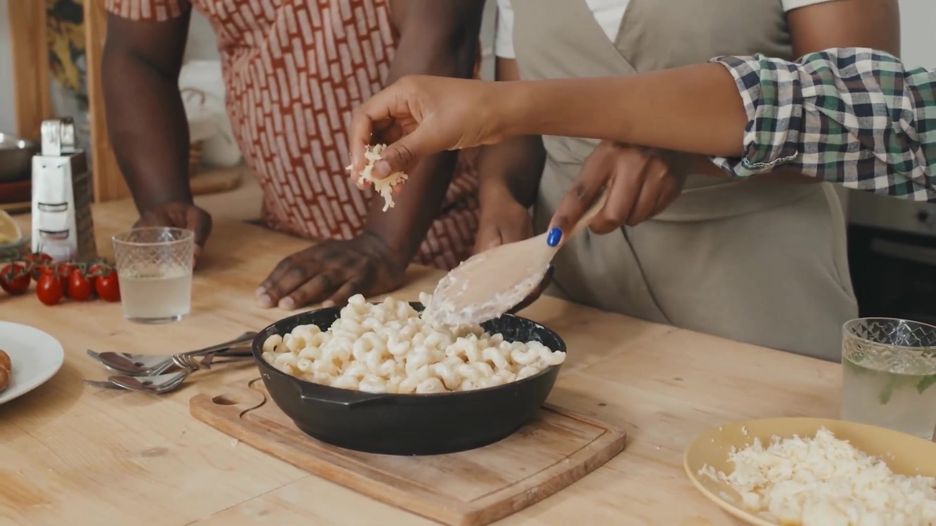 Video thumbnail for The Hidden Ingredient To Make The Perfect Mac & Cheese