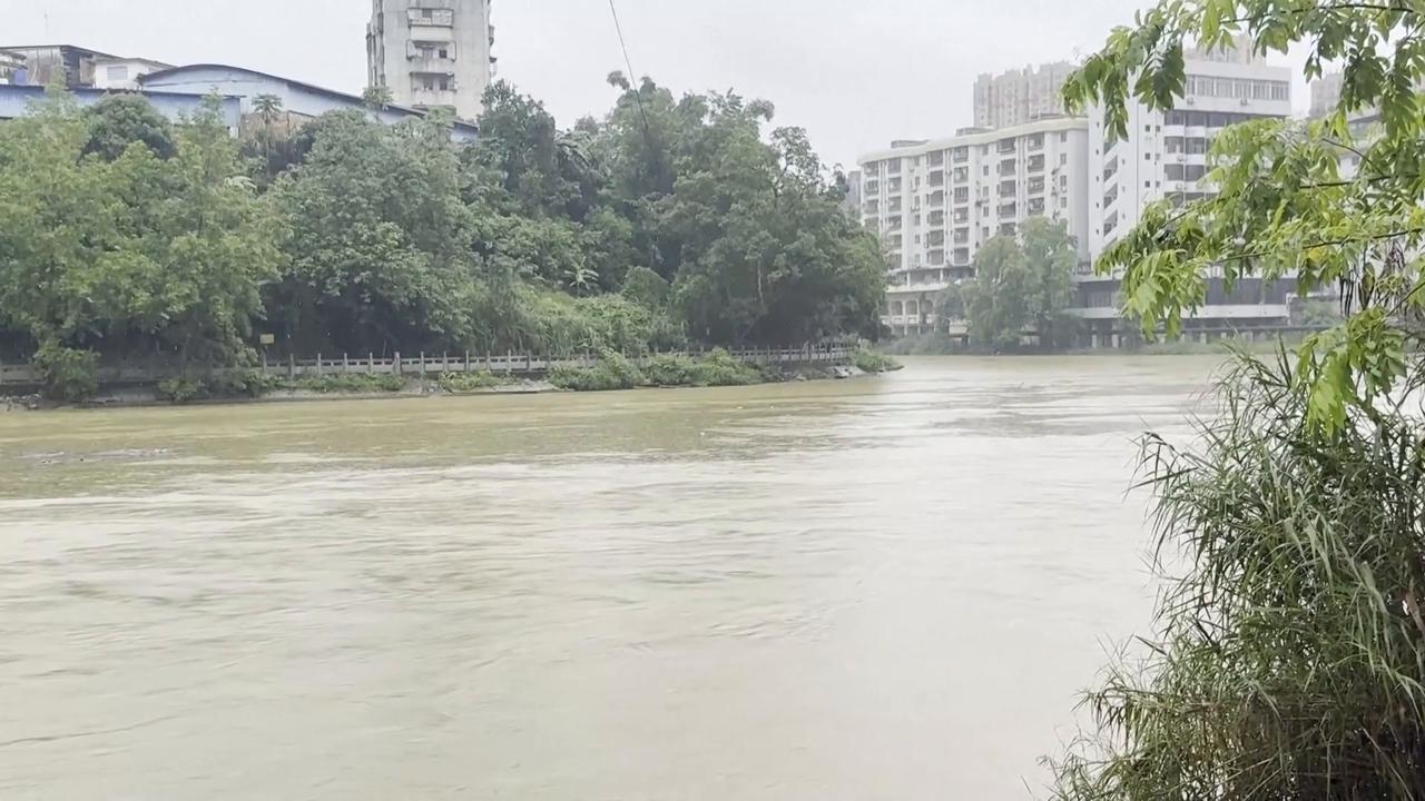 Video thumbnail for China: Ministry issues warning for flash floods in Guangxi.