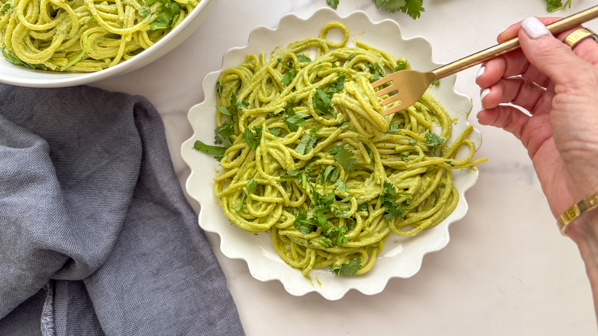 Video thumbnail for Espagueti Verde (Creamy Green Spaghetti) Recipe
