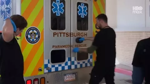 Video thumbnail for How 'The Pitt's cinematographer created show's unique immersive style