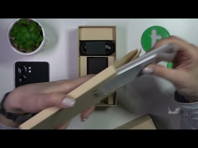 Video thumbnail for Does the MOTOROLA Edge 40 Device Come with Headphones? Let's Figure Out!