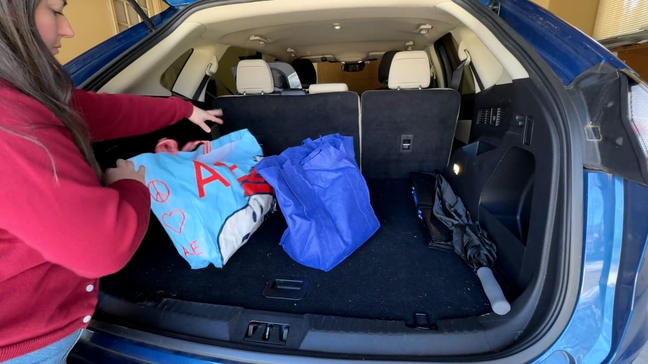 Video thumbnail for Shoppers are doing something BRILLIANT with reusable shopping bags!