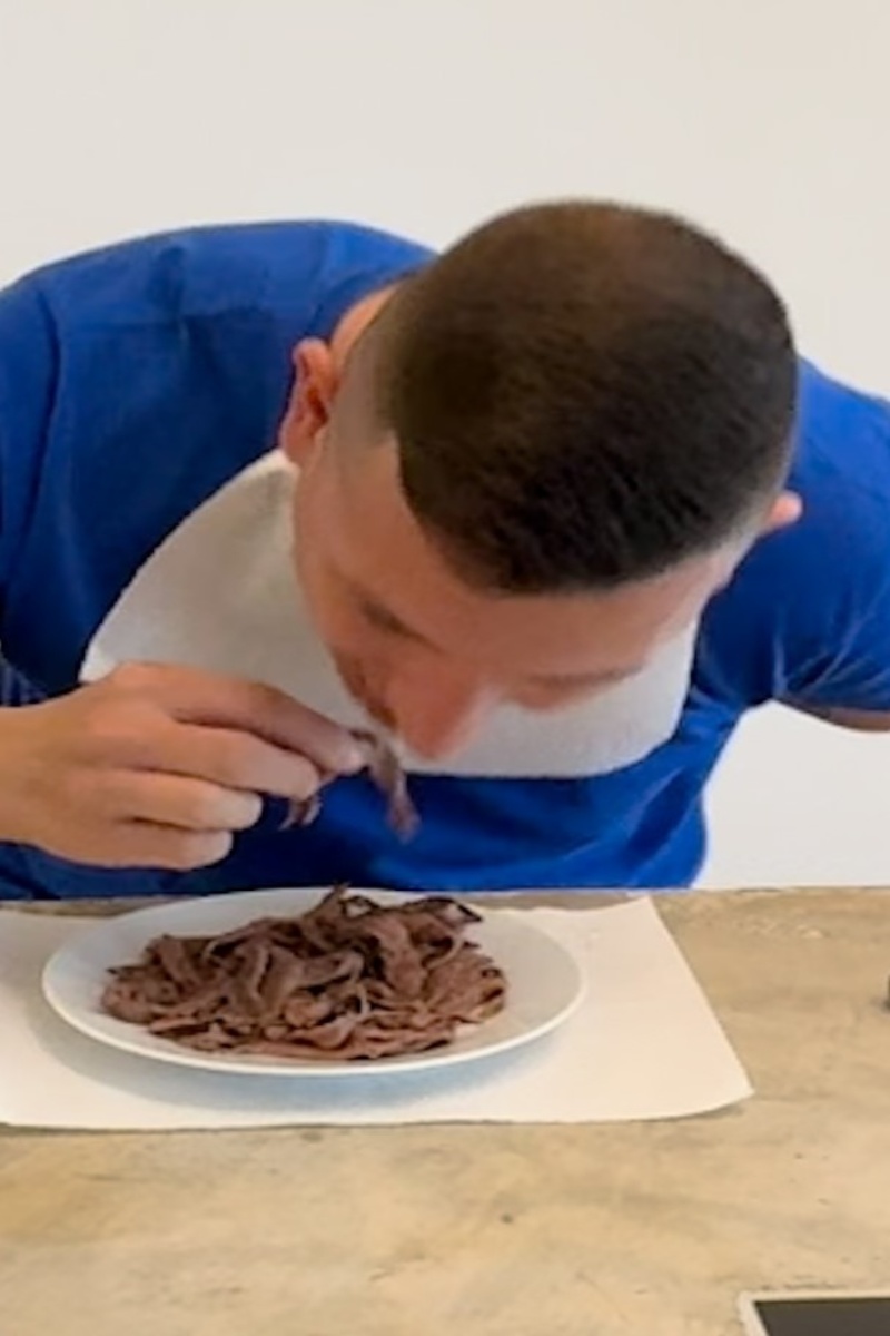 Video thumbnail for Most anchovies eaten in one minute - 212 grams (7.47 oz) by Andre Ortolf