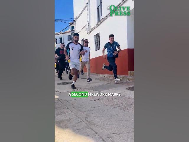 Video thumbnail for One week ago, Gaucín's Easter Sunday bull run was more thrilling than ever! 🐂