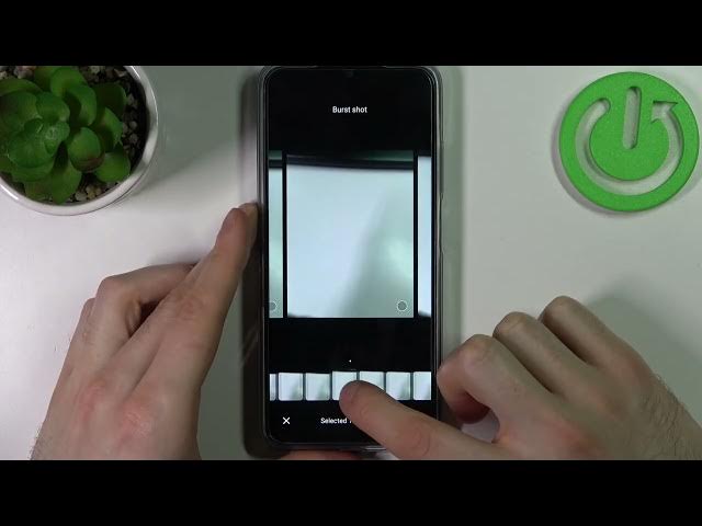 Video thumbnail for How to Take a Burst Shot in the Camera of POCO M5