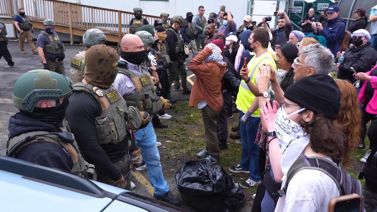 Video thumbnail for US: Protesters, ICE agents clash outside Newark detention center.