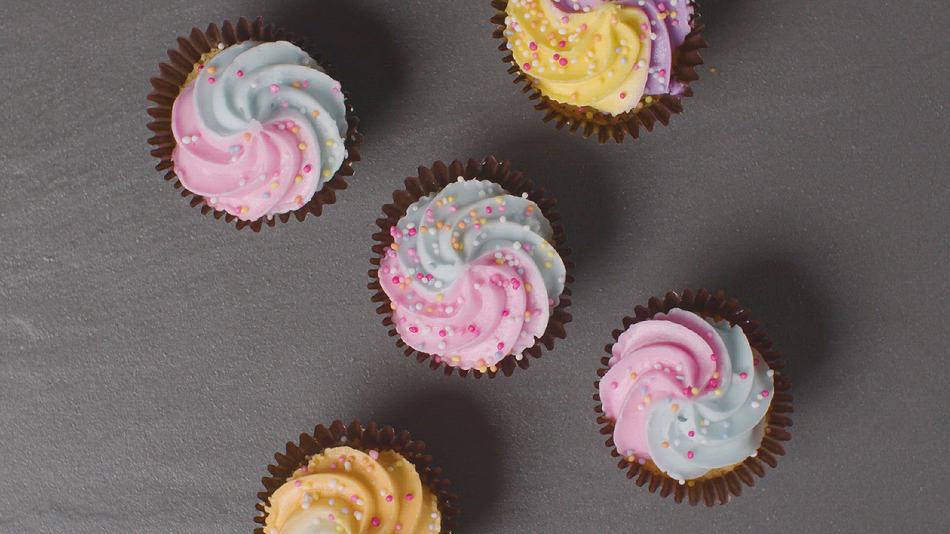 Video thumbnail for Cupcake Sugar Icing