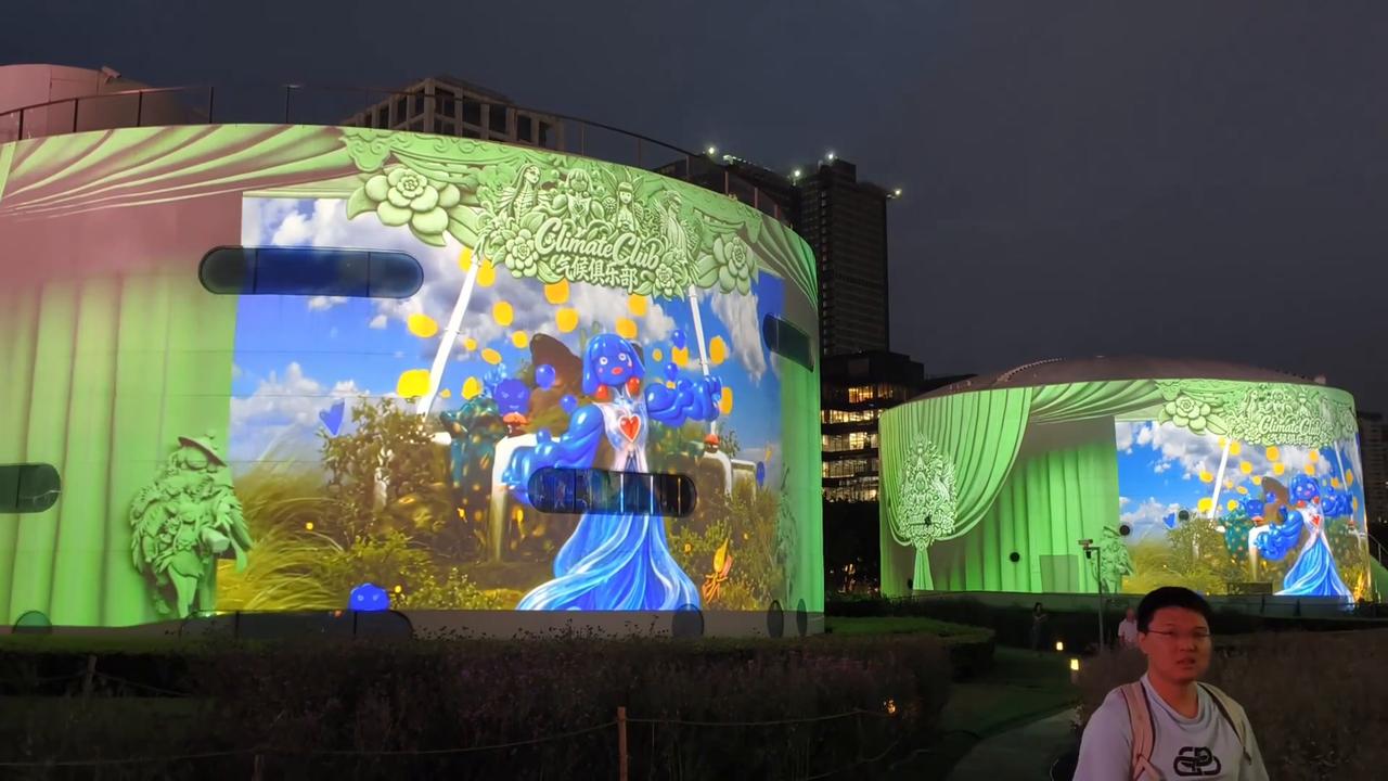 Video thumbnail for China: 3D Mapping Light Show 2.
