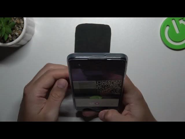 Video thumbnail for How To Record Slow Motion Videos On Motorola Moto G32