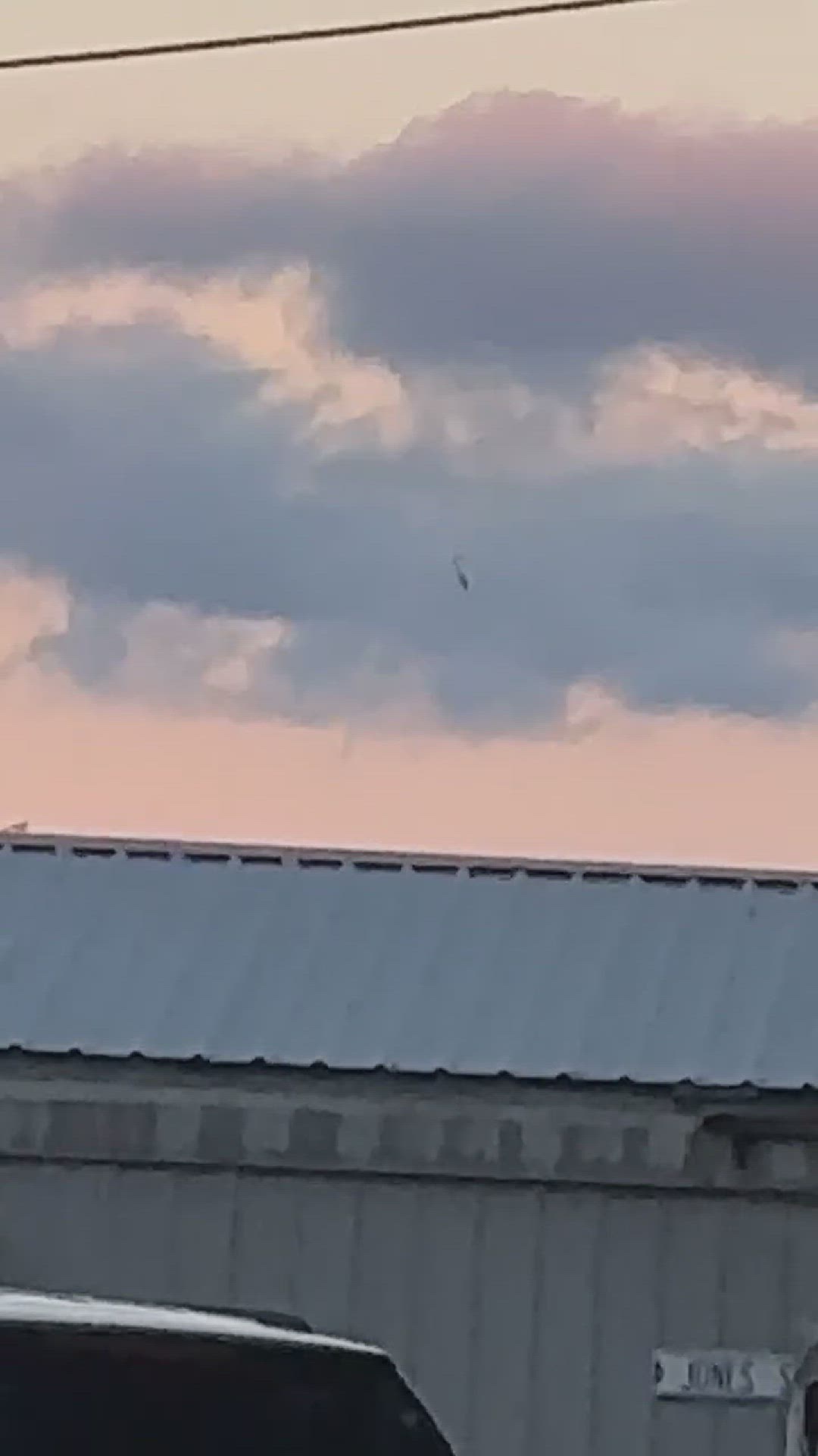 Video thumbnail for Video shows moments plane crash into roof of Newberg, Oregon home