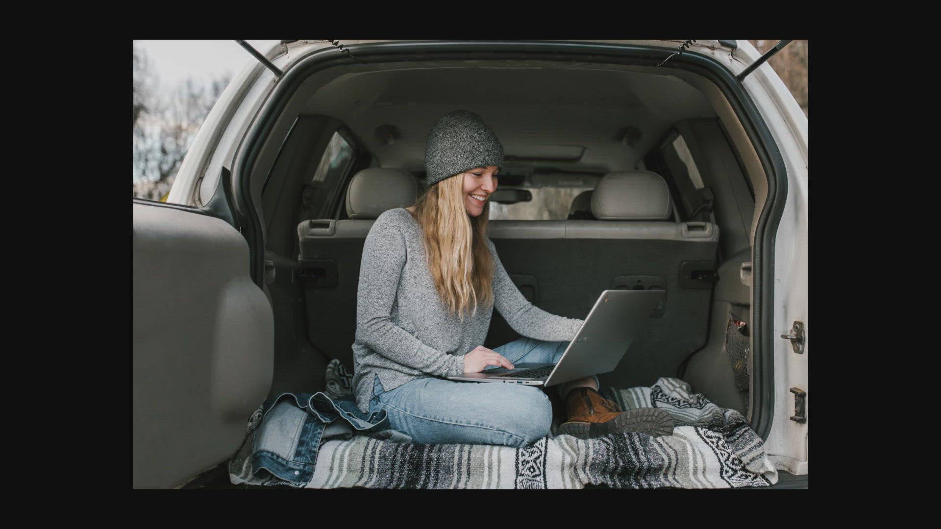 Video thumbnail for Cómo Trabajar y Viajar: Carreras para Nómadas Digitales