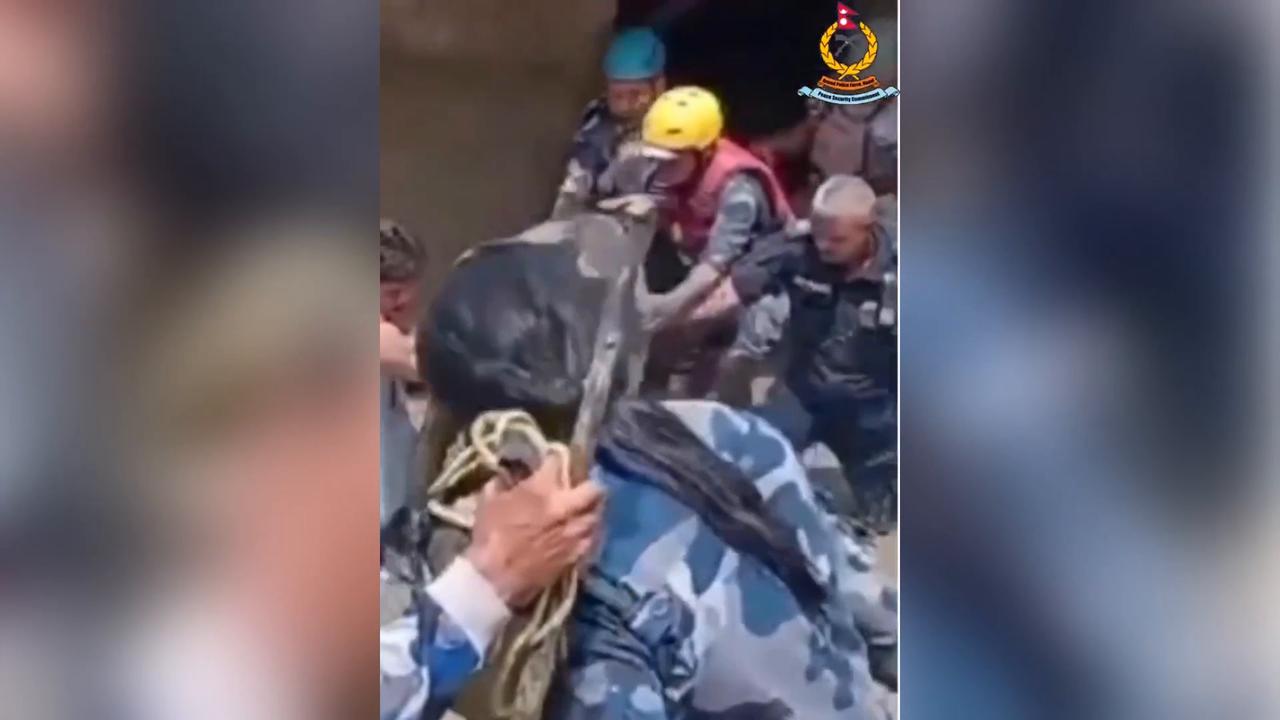 Video thumbnail for Nepal: Death toll from flash floods on Nepal-China border rises to 162 (2).