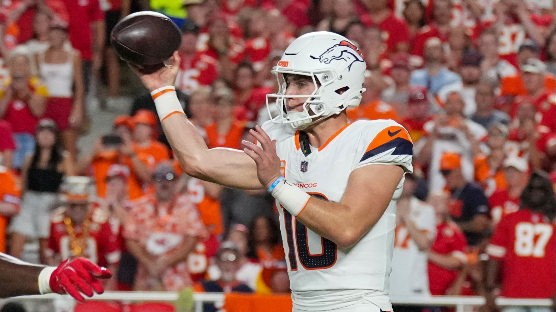 Video thumbnail for Denver's Home Advantage Could Tip the Odds Against Rams