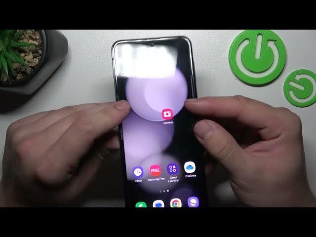 Video thumbnail for Samsung Galaxy Z Flip 5 - Does It Have Headphones Jack