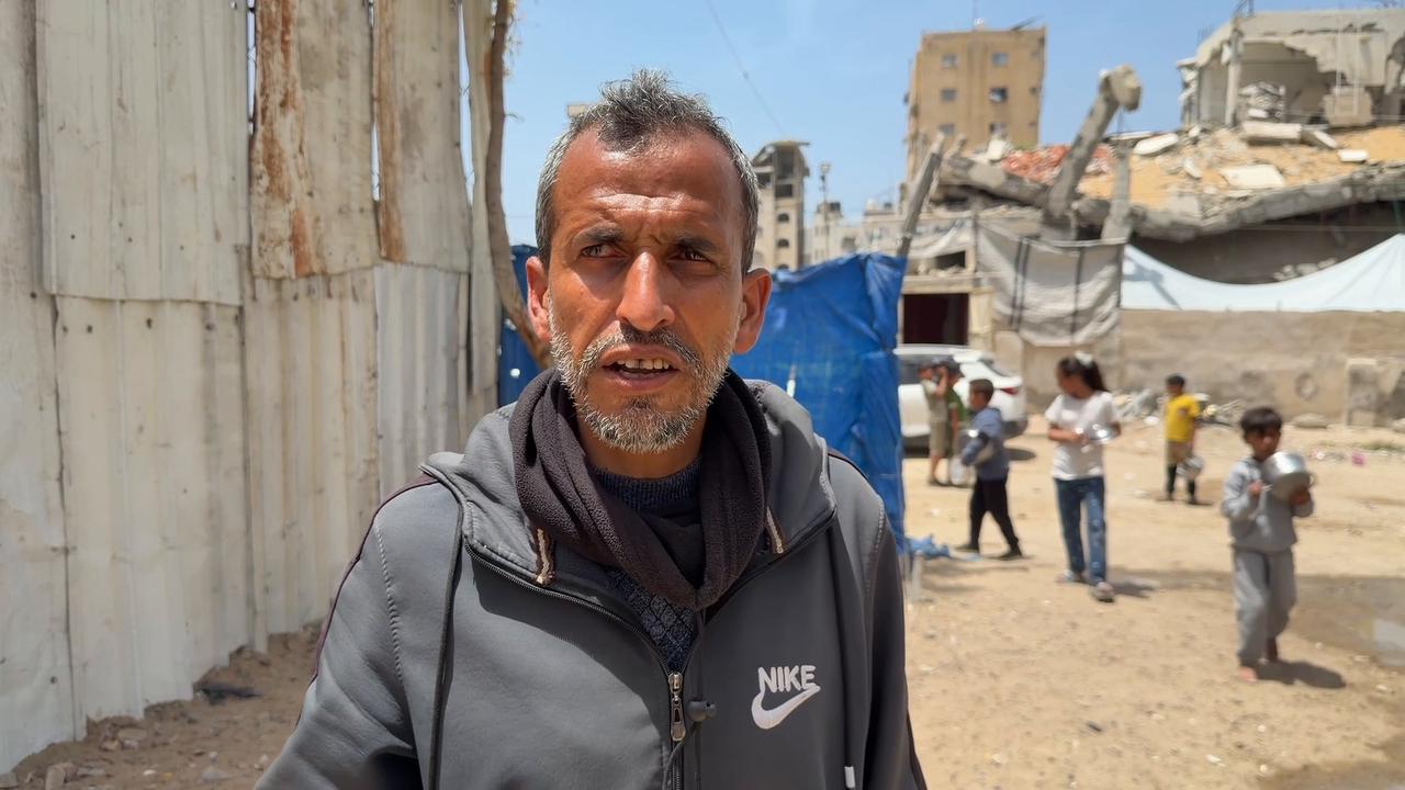 Video thumbnail for Aid kitchens struggle to support displaced families in Gaza amid Israel’s blockade.