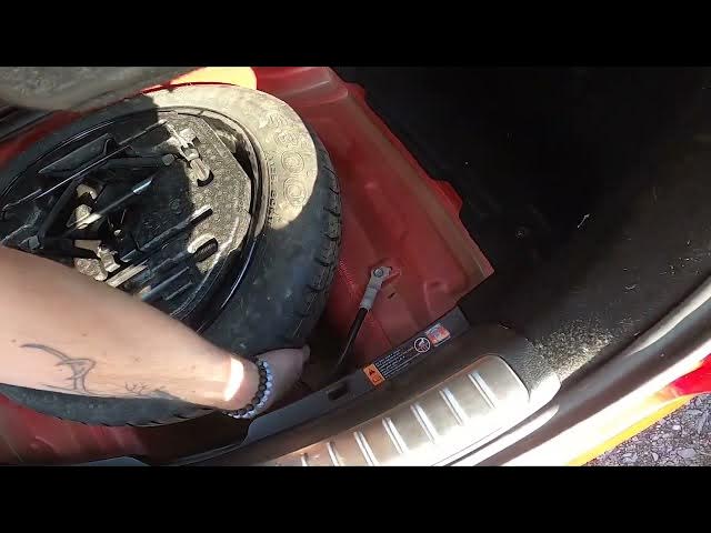 Video thumbnail for Where is Car Battery in Kia Stinger ( 2017 – now ) | Car Battery Location