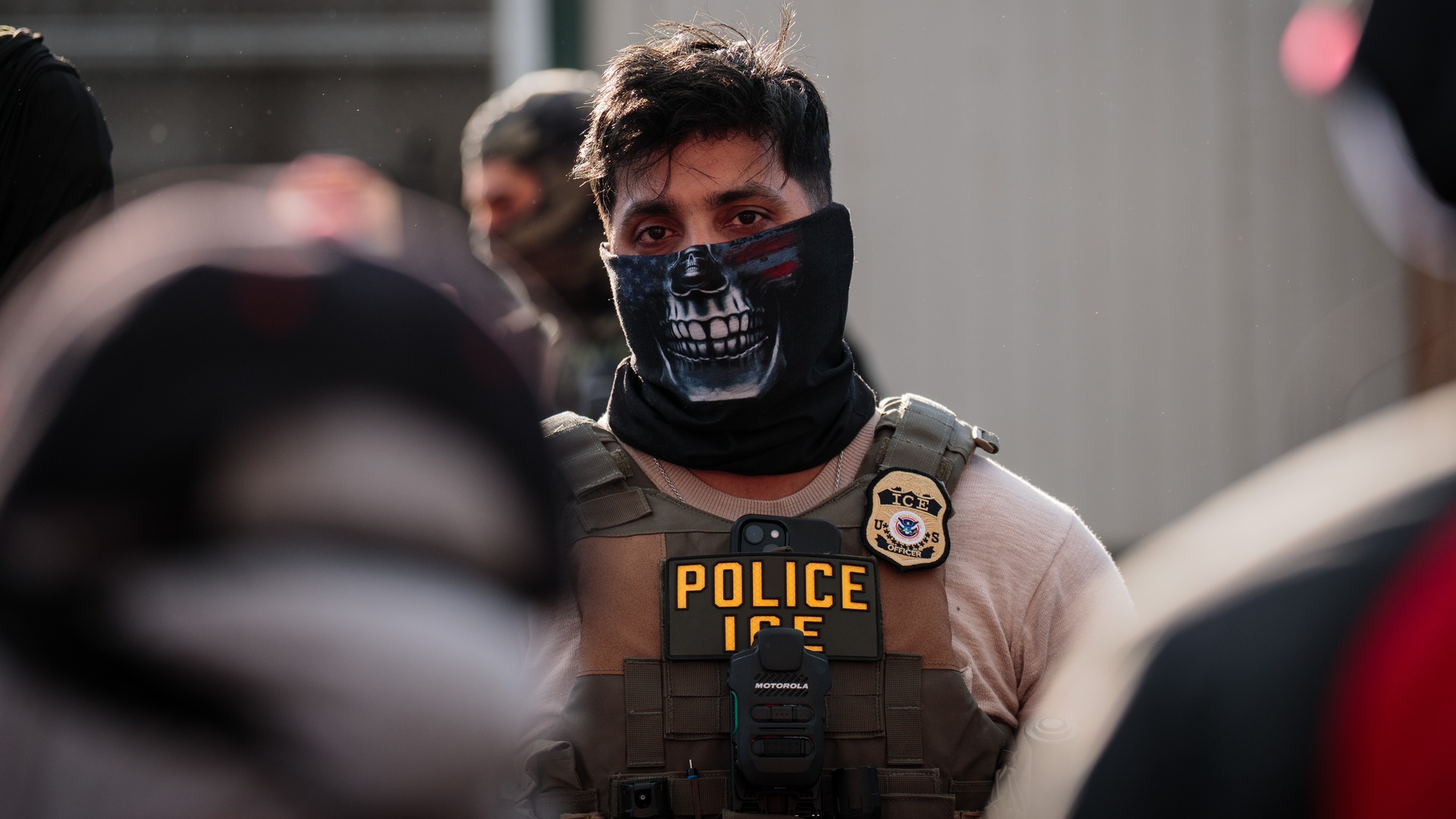 Video thumbnail for Judge blocks New York law banning federal officers from wearing masks