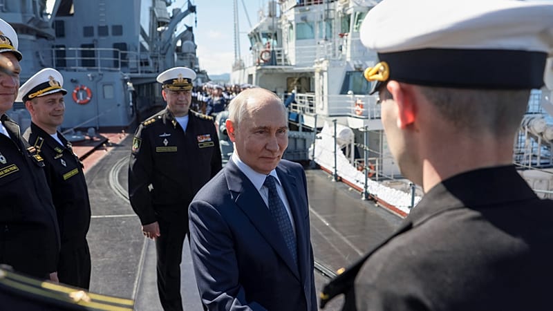 Video thumbnail for Eight countries including China join military exercises in Russia