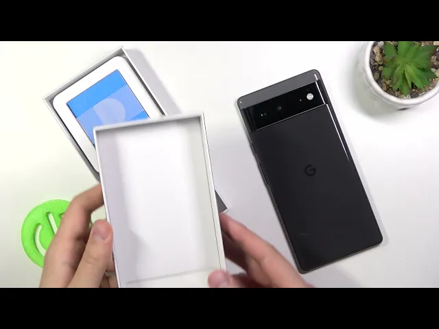 Video thumbnail for Does Google Pixel 6 come with a Protective Silicone Case?