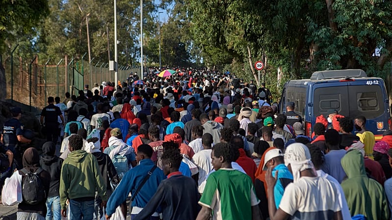 Video thumbnail for Spanish government creates new migrant shelters to ease Ceuta crisis