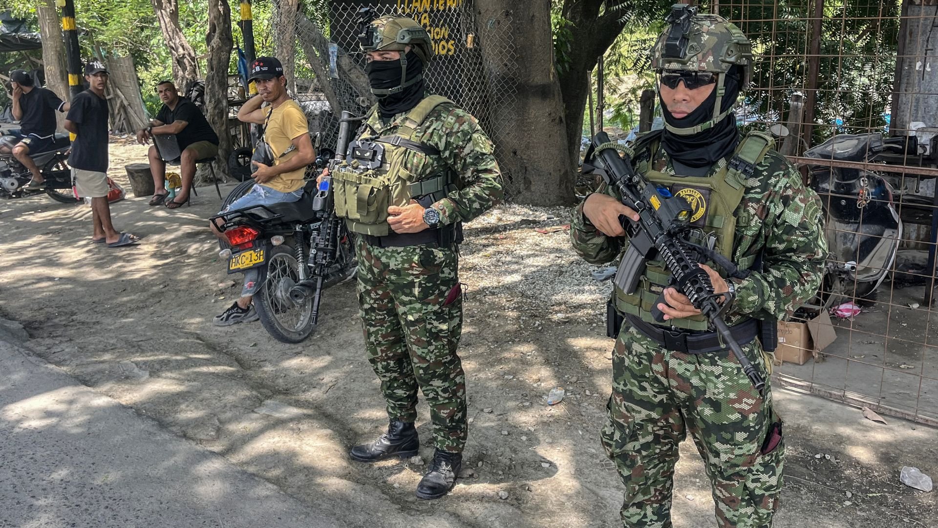 Video thumbnail for Colombia deploys troops after armed group strike shuts Santa Marta