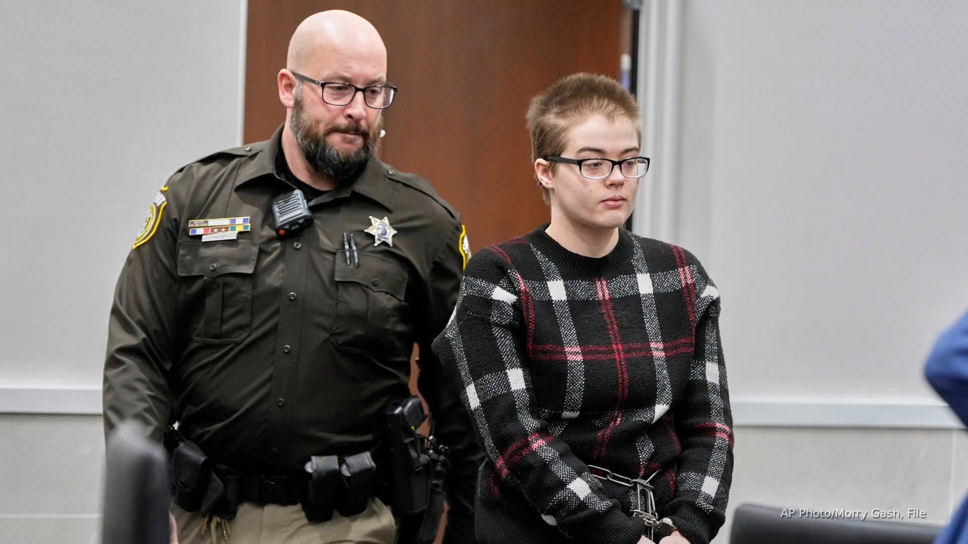 Video thumbnail for ‘Slender Man’ attacker Morgan Geyser captured after fleeing Wisconsin group home