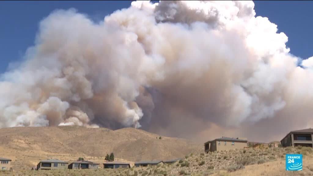 Video thumbnail for Emergency declared in Nevada as wildfire forces evacuation of 14,000 people