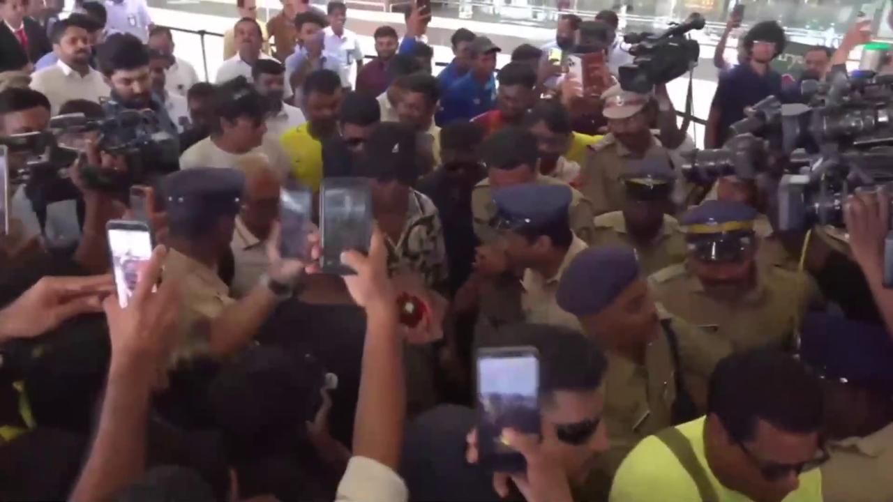 Video thumbnail for India: Ronaldinho Arrives in Kochi Ahead of Exhibition Match Against India All Stars.