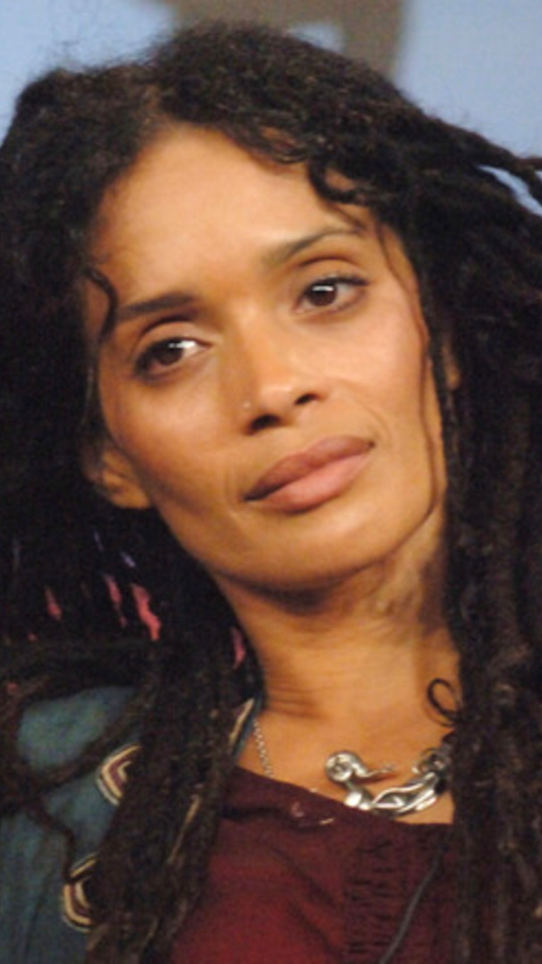 Video thumbnail for Iconic 80s Star Lisa Bonet Proves Transitioning To Gray Hair Doesnt Have To Be Boring