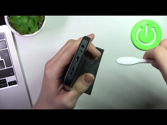 Video thumbnail for ULEFONE Armor 17 Pro - How to Clean USB Using Household Items?