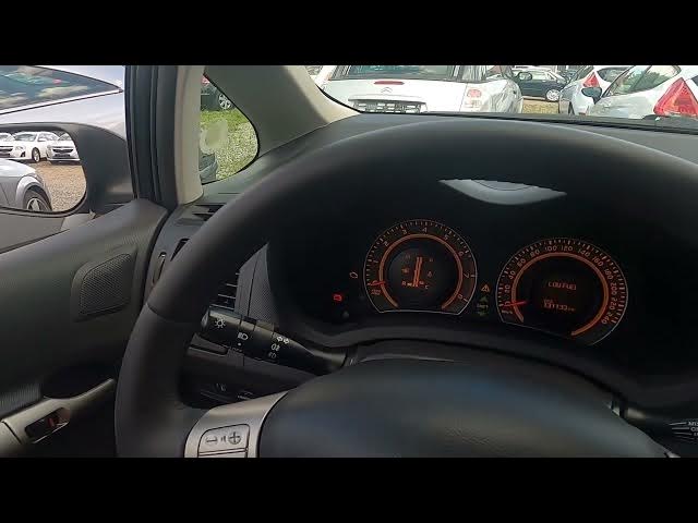 Video thumbnail for How to Enable or Disable High Beam in Toyota Auris I ( 2006 – 2013 ) - Turn High Beam On or Off