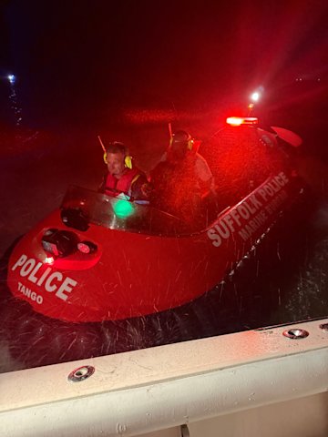 Video thumbnail for Copiague family rescued after boat runs aground in Fire Island Inlet