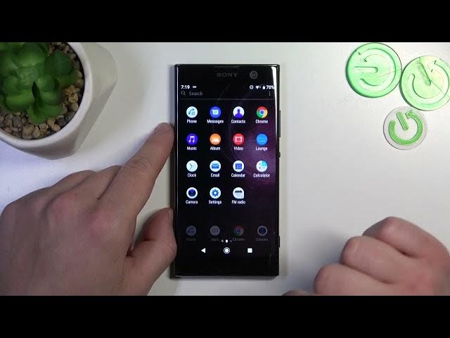 Video thumbnail for How To Remove & Restore Messages Icon From Home Screen On Sony Xperia XA2