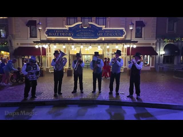 Video thumbnail for Dickens Yuletide Band Full Set | Holidays at the Disneyland Resort 4K