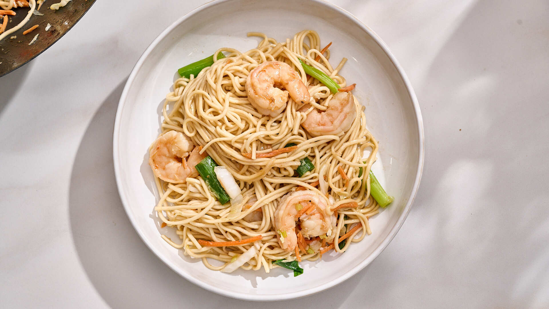 Video thumbnail for Classic Shrimp Lo Mein Recipe