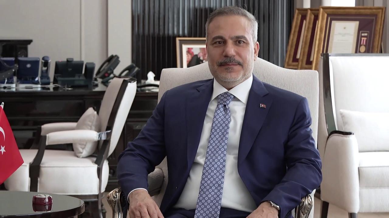 Video thumbnail for Türkiye: Turkish foreign minister meets with deputy premier of Iraq's Kurdish Regional Government.