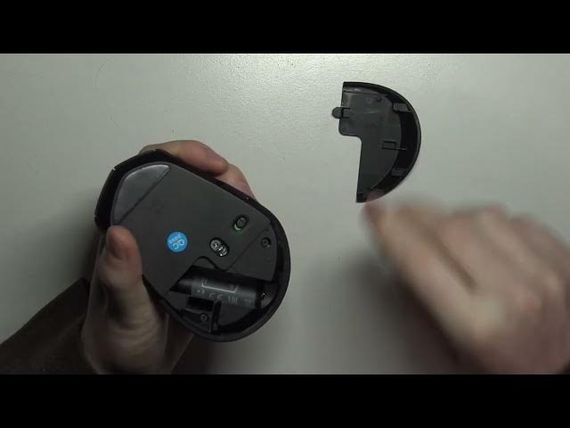 Video thumbnail for How To Insert Batteries In Logitech M720