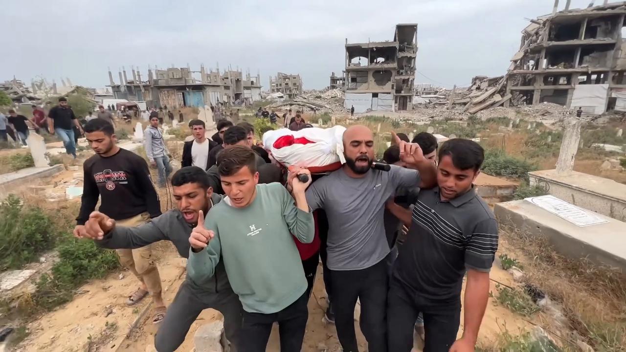 Video thumbnail for Funeral held for two Palestinians killed in Israeli attack on Gaza.