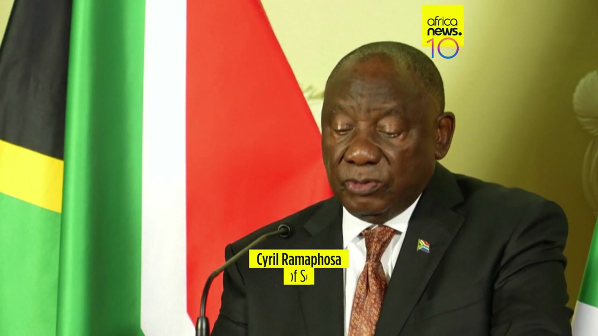 Video thumbnail for South Africa suspends police chief over corruption case