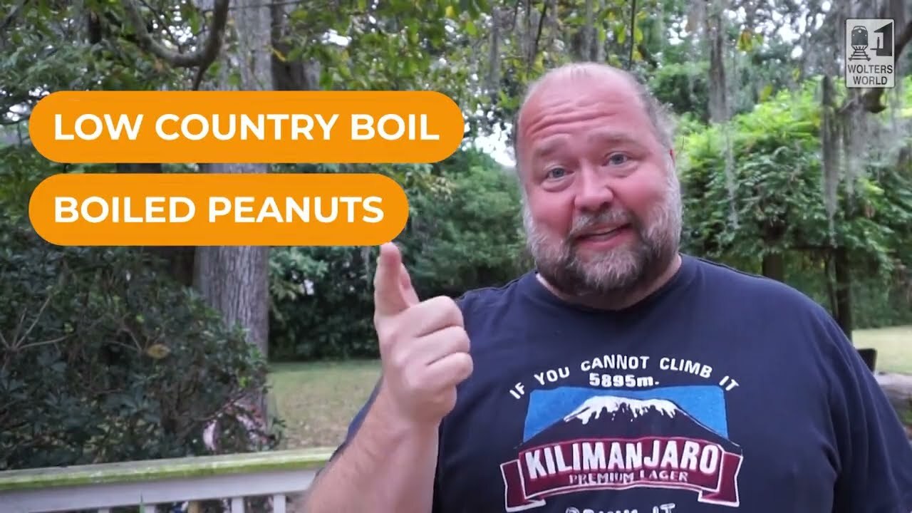 Video thumbnail for 3 Foods Tourists ALWAYS MISS in Savannah (that they shouldn't)