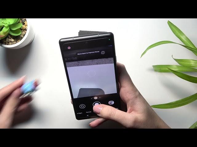 Video thumbnail for How to Take Motion Photo on GOOGLE Pixel 6 - Take Live Photo