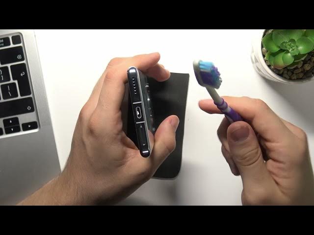 Video thumbnail for Honor Magic 4 Pro - How To Clean USB With Household Items