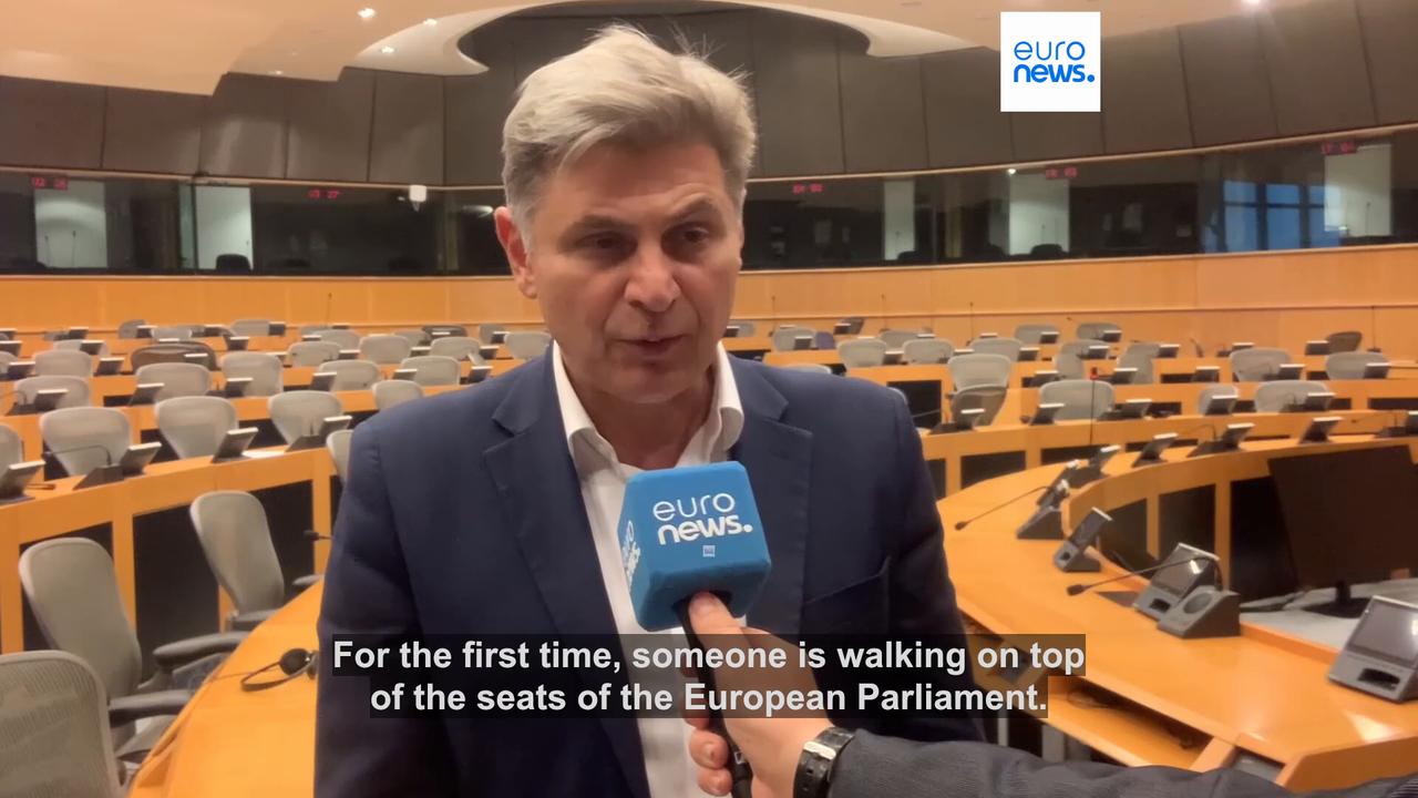 Video thumbnail for Death of a rapper: European Parliament pays tribute to murdered Greek musician Pavlos Fyssas