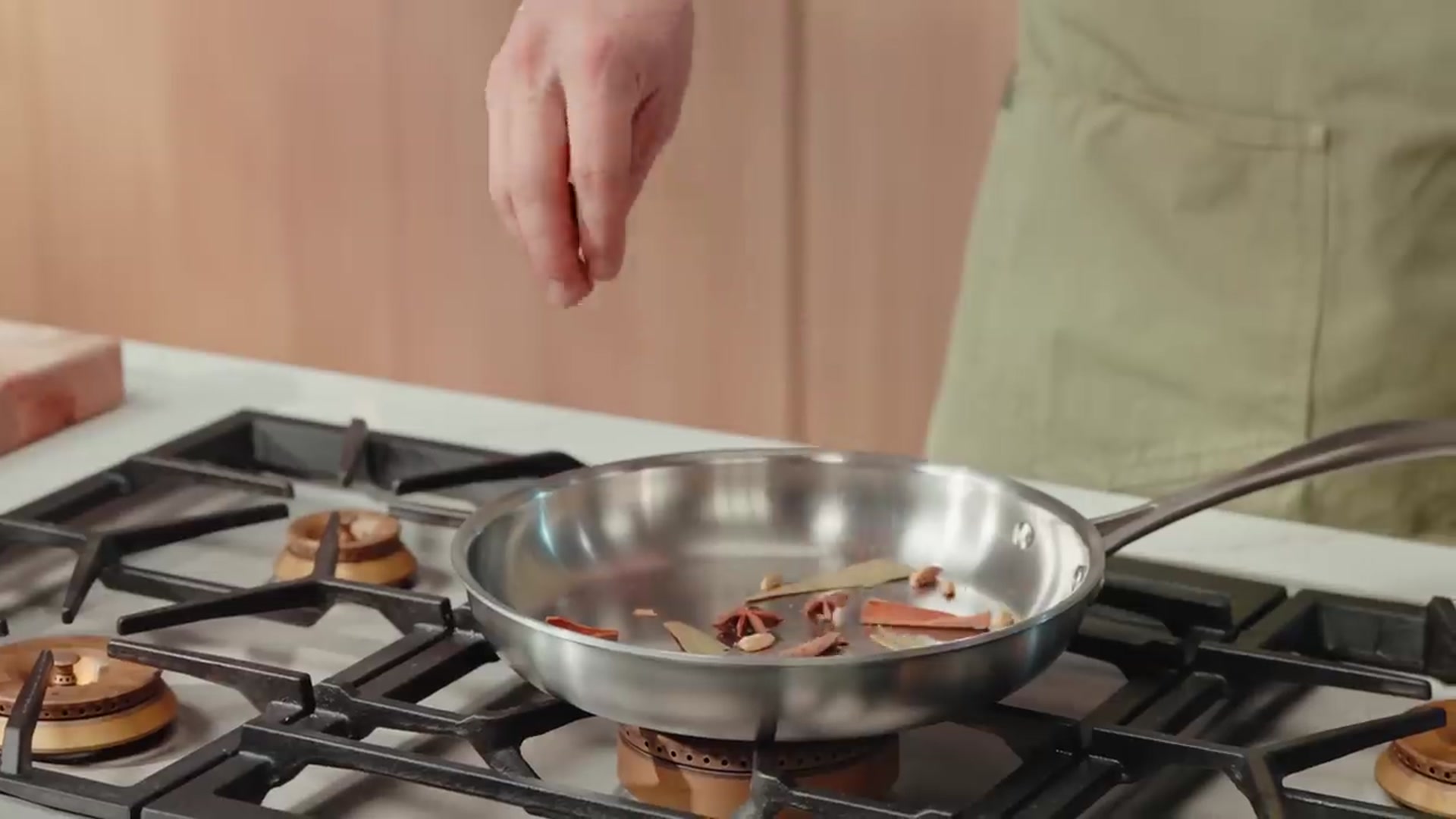 Video thumbnail for How To Make Chicken Biryani (Delicious Indian Rice Dish)(720P_HD)